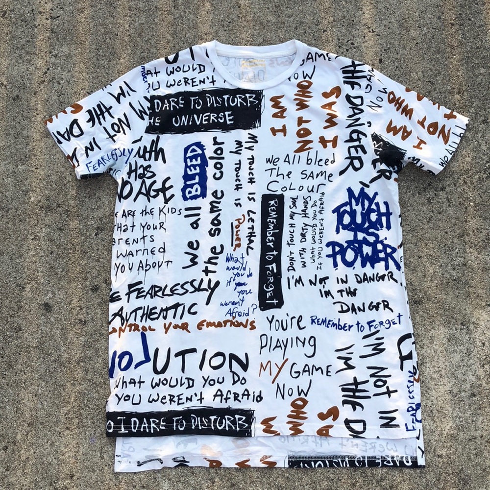Sean John all over print t shirt size L